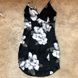 3 for $10 Cute floral form fitting short dress